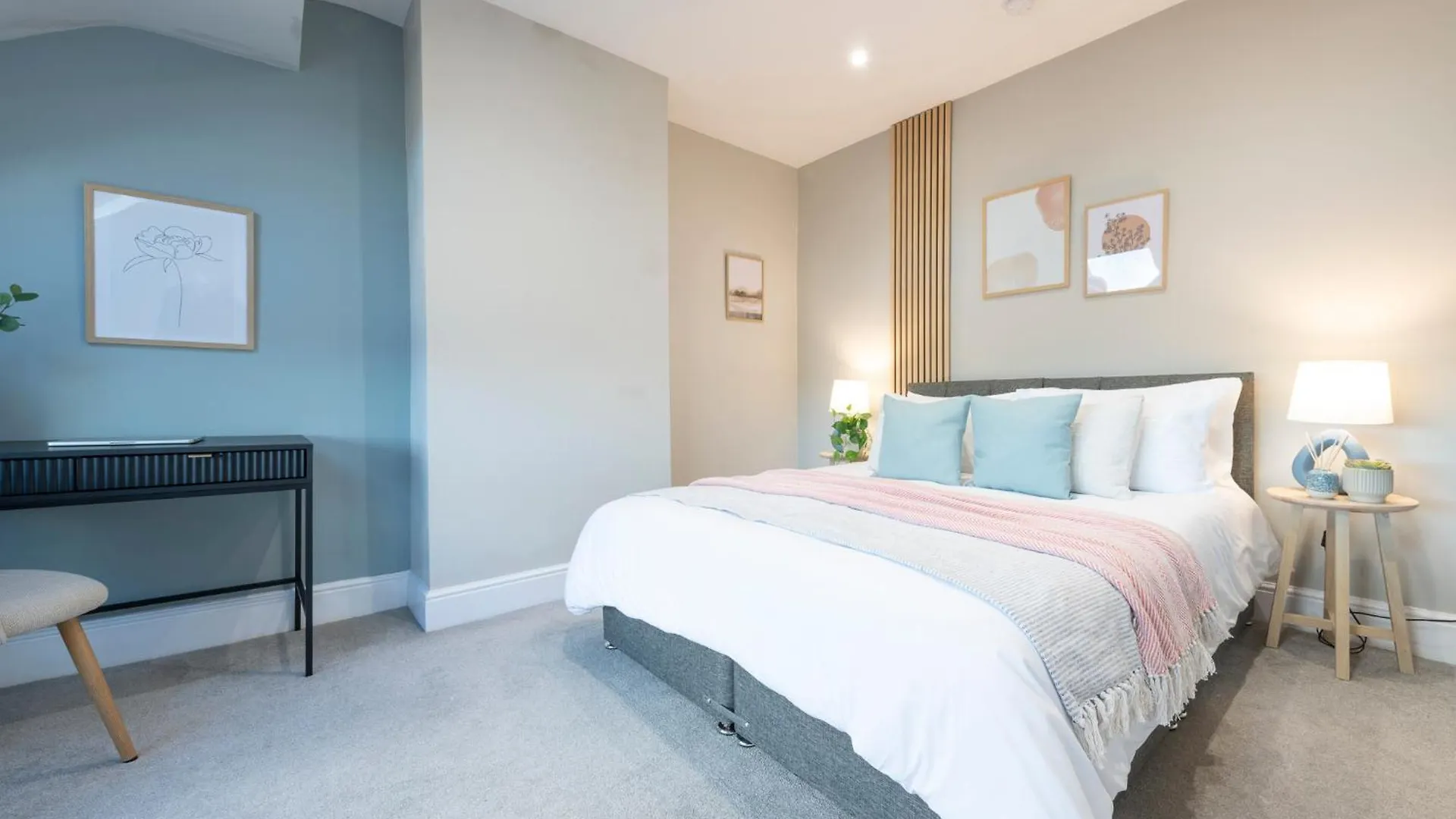 Spacious 2 Bedrooms House Near Leeds Centre, Free Parking, Ideal For Contractors & Long Stays - Nordstay Beeston Hill
